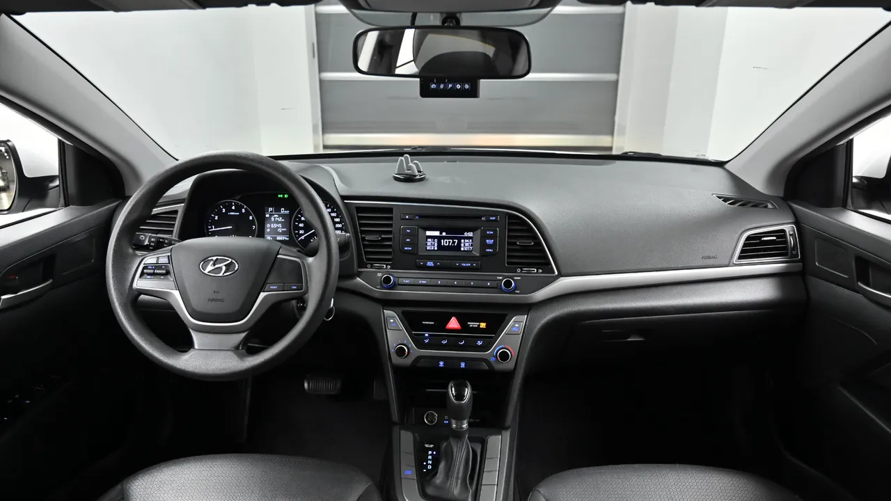 Hyundai Avante — miniaturë 7