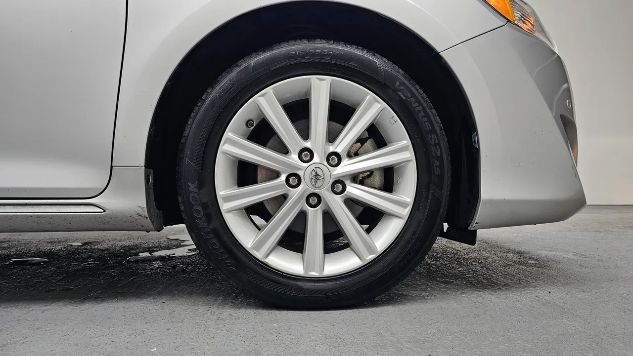 Toyota Camry — miniaturë 5