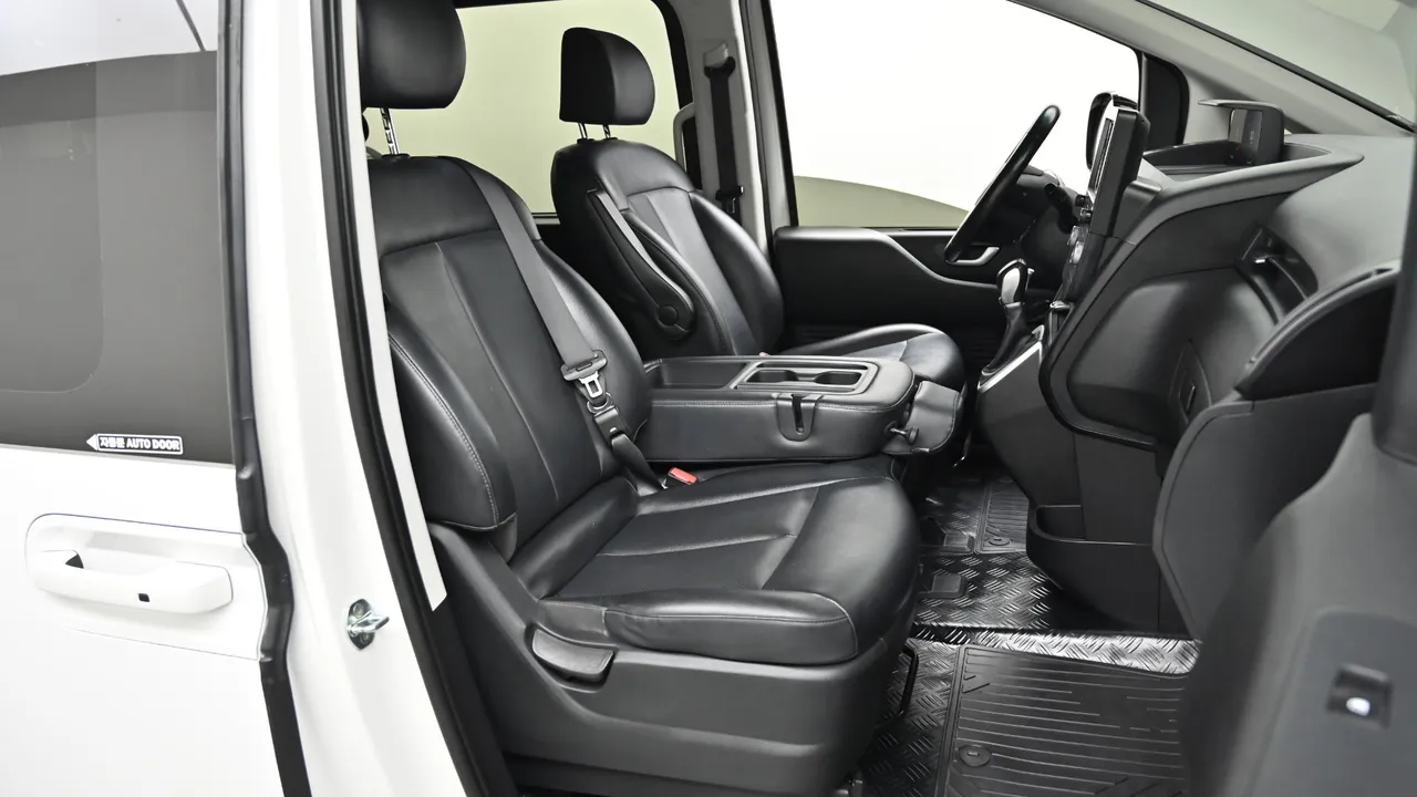 Hyundai Staria — miniaturë 10
