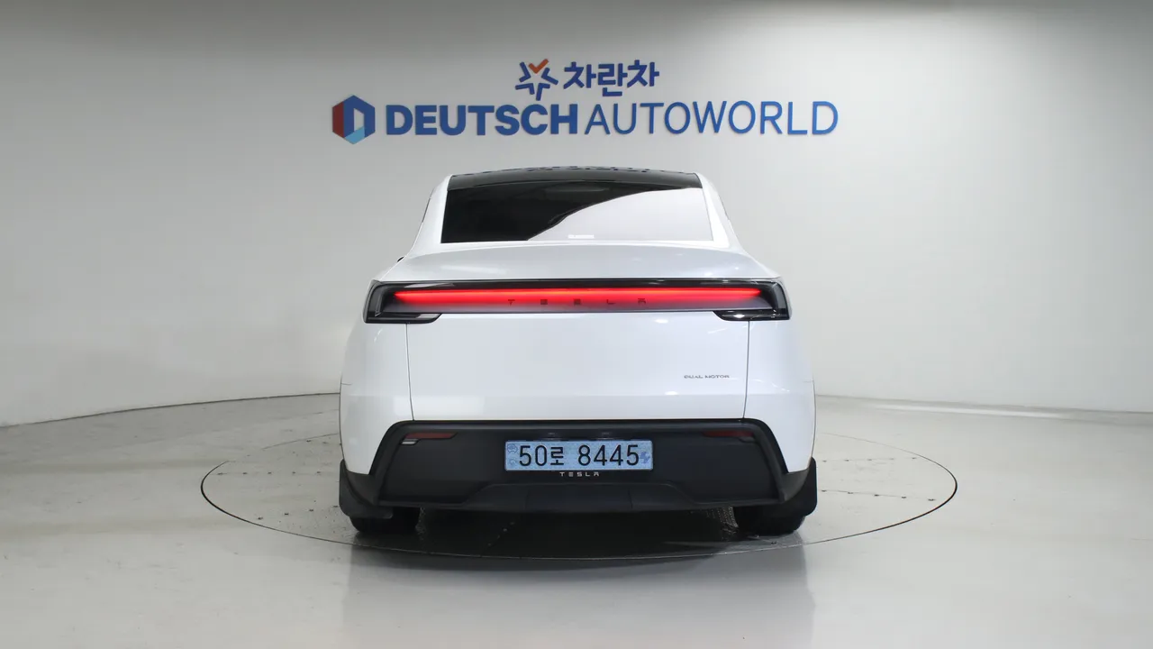 Tesla Model Y — miniaturë 4