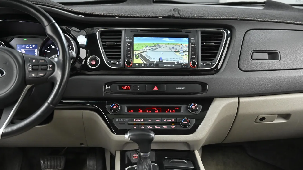 Kia Carnival — miniaturë 32