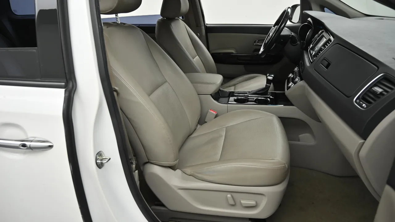 Kia Carnival — miniaturë 10