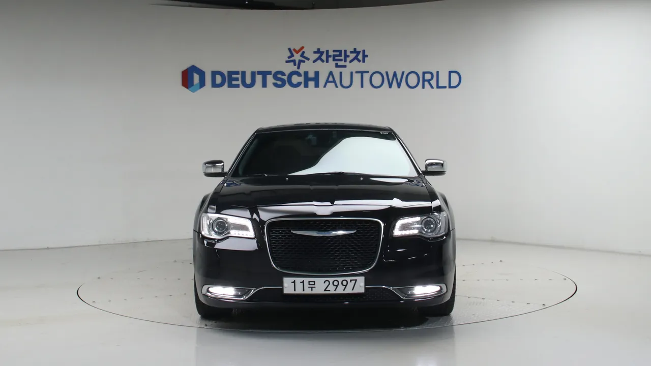 Chrysler 300C — miniaturë 3