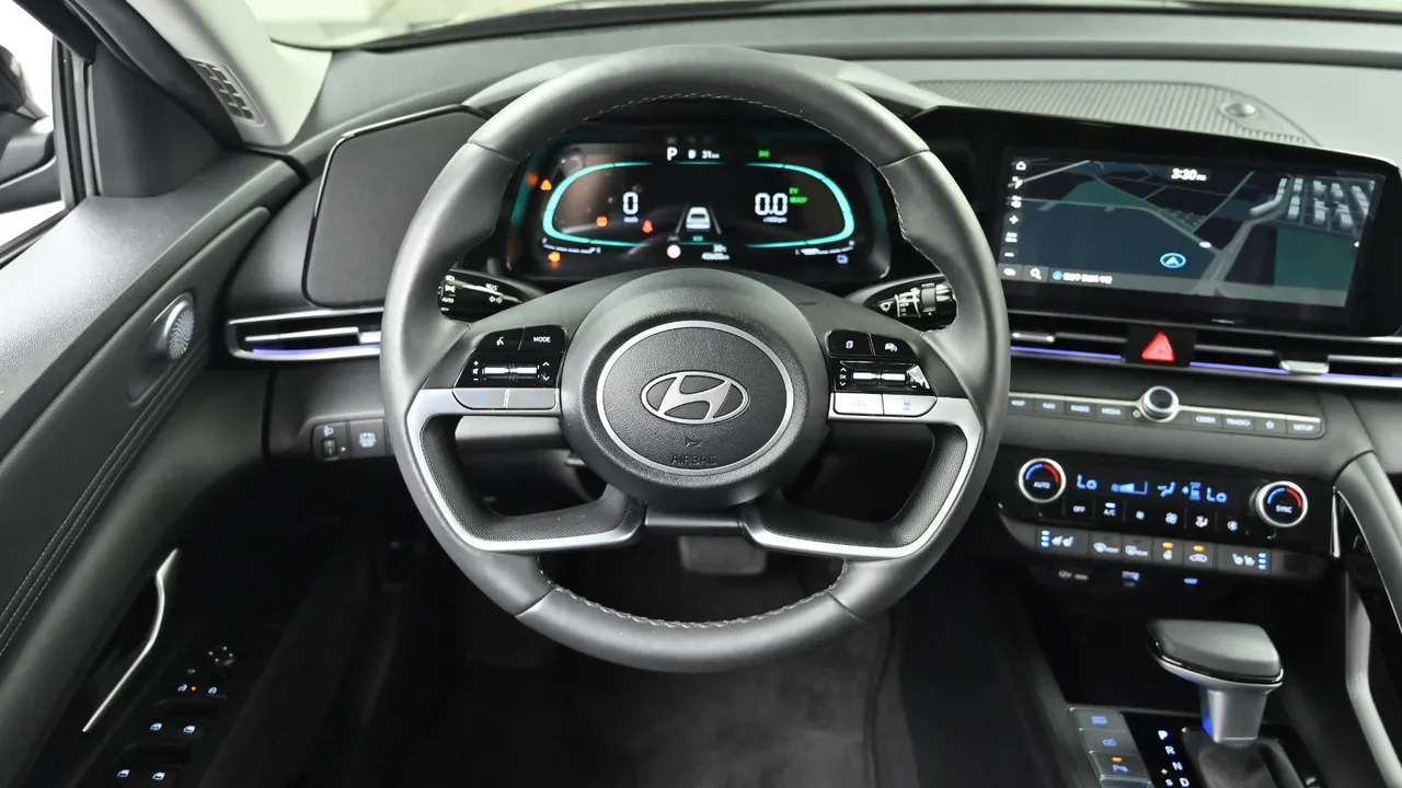 Hyundai Avante — miniaturë 13