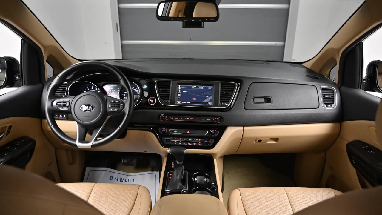 Kia Carnival — miniaturë 7