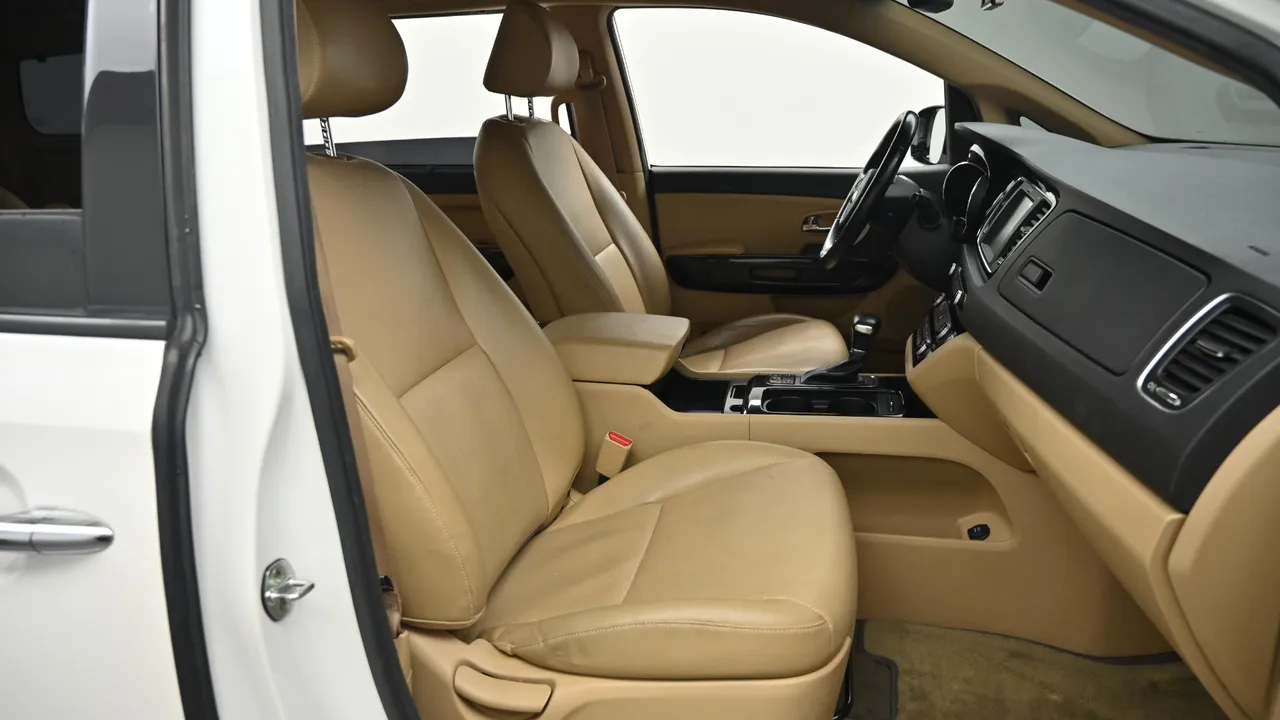 Kia Carnival — miniaturë 10