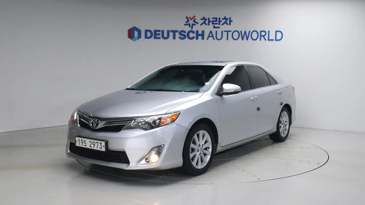Toyota Camry 2.5 XLE — foto 1