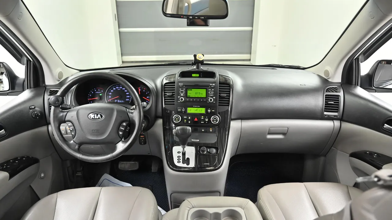 Kia Carnival — miniaturë 7