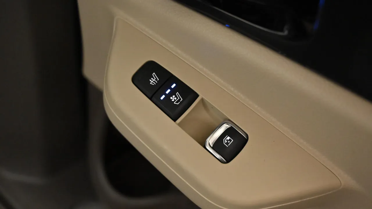 Kia Carnival — miniaturë 16