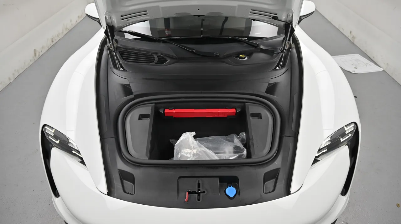 Porsche Taycan — miniaturë 6