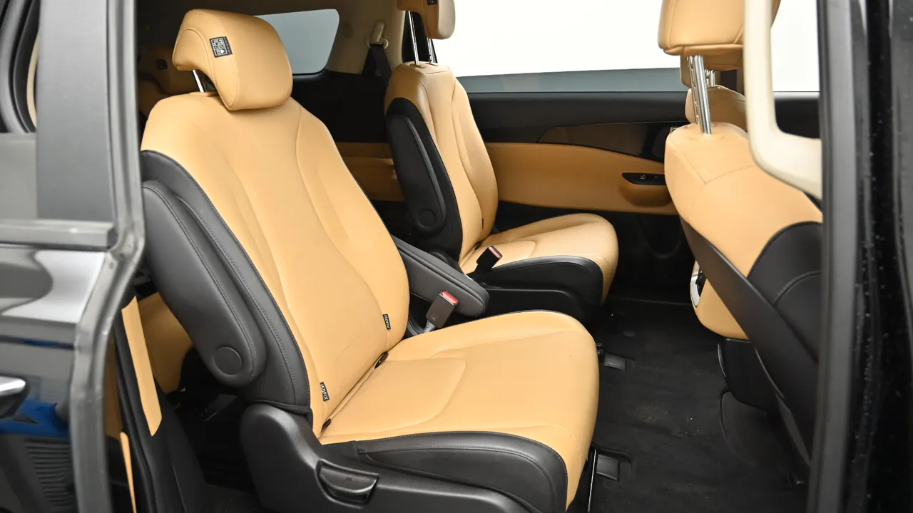 Kia Carnival — miniaturë 12