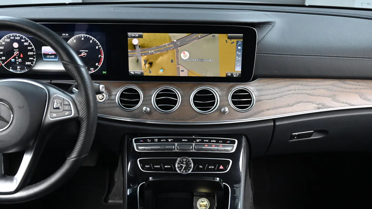 Mercedes-Benz E-klasse — miniaturë 14