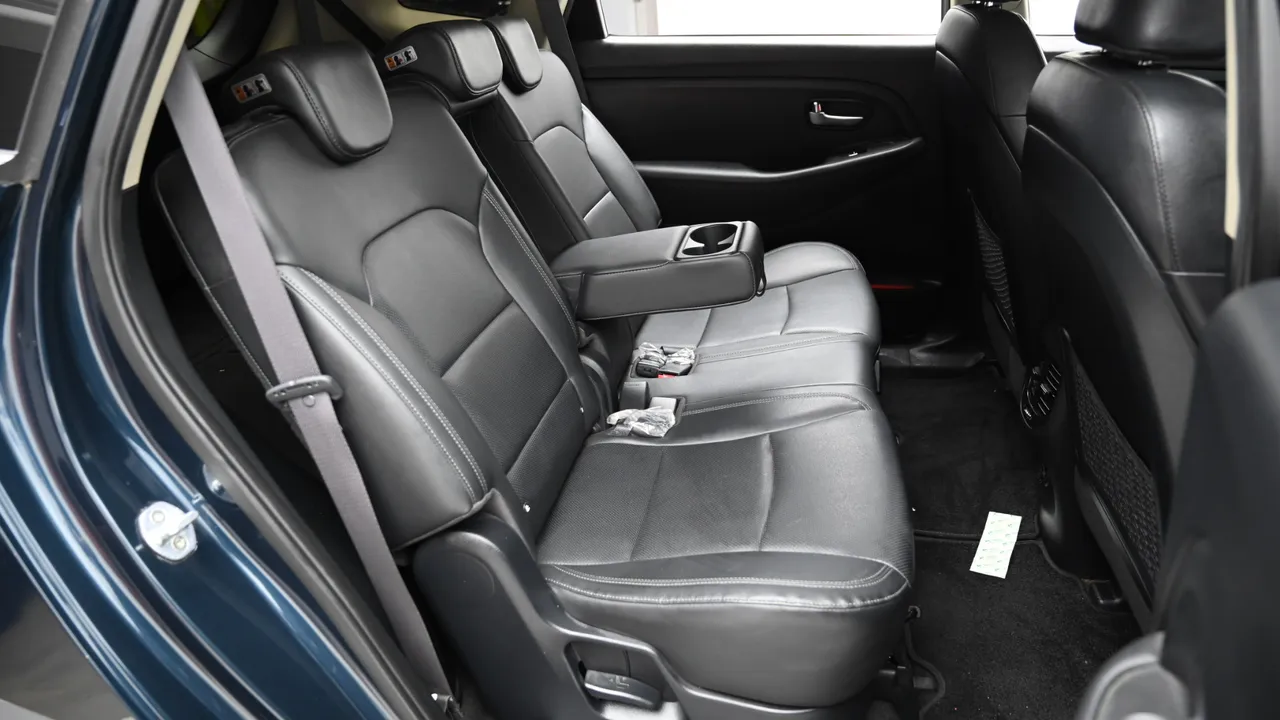 Kia Carens — miniaturë 12