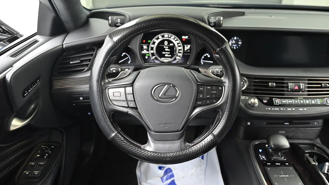 Lexus LS — miniaturë 13