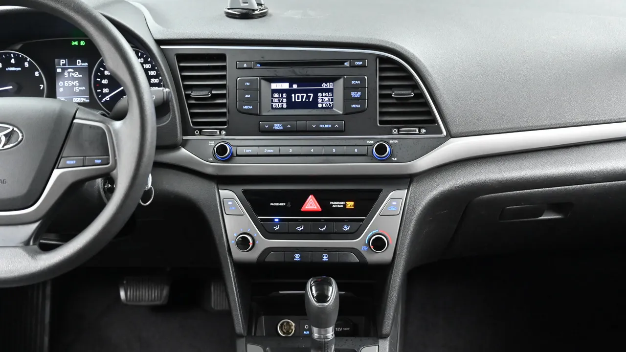 Hyundai Avante — miniaturë 14