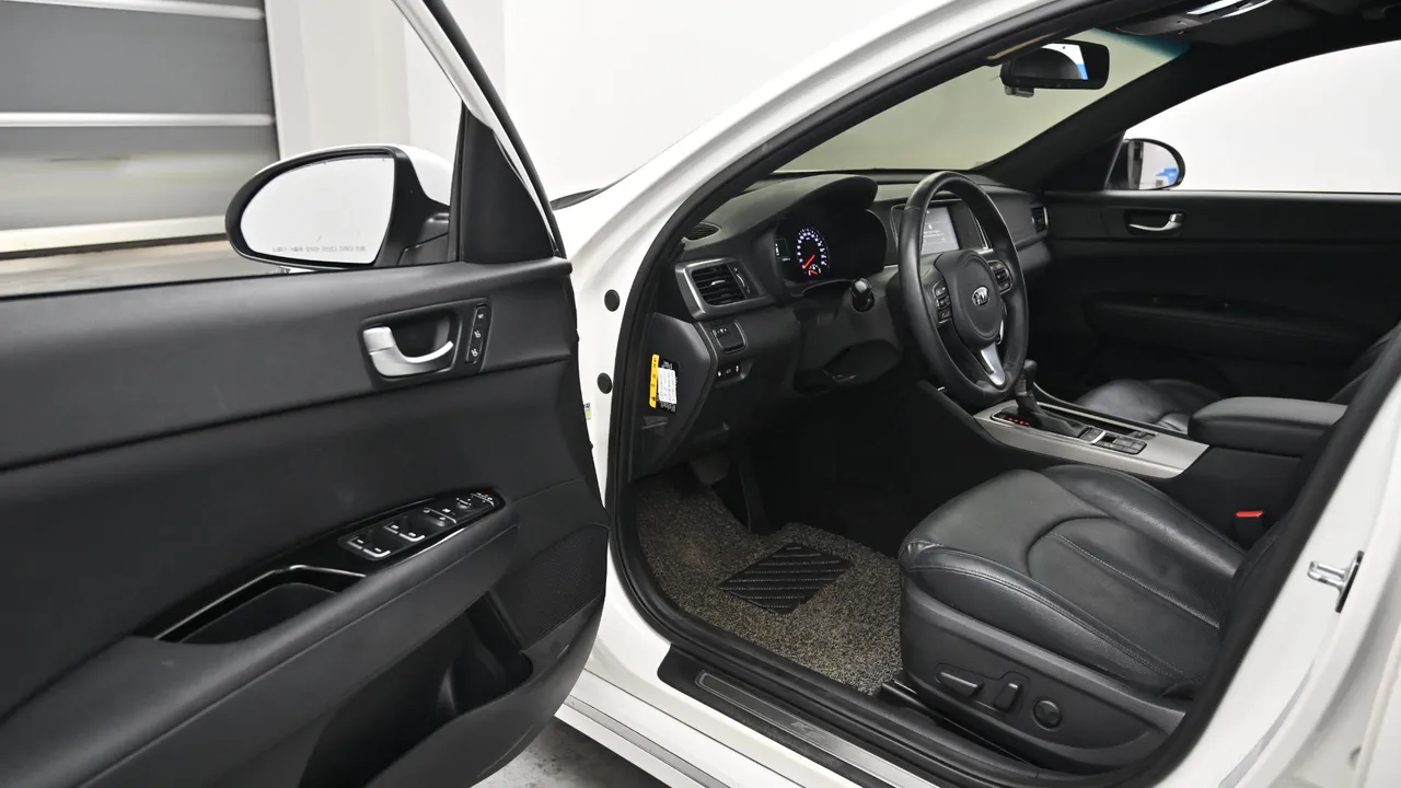 Kia K5 — miniaturë 11