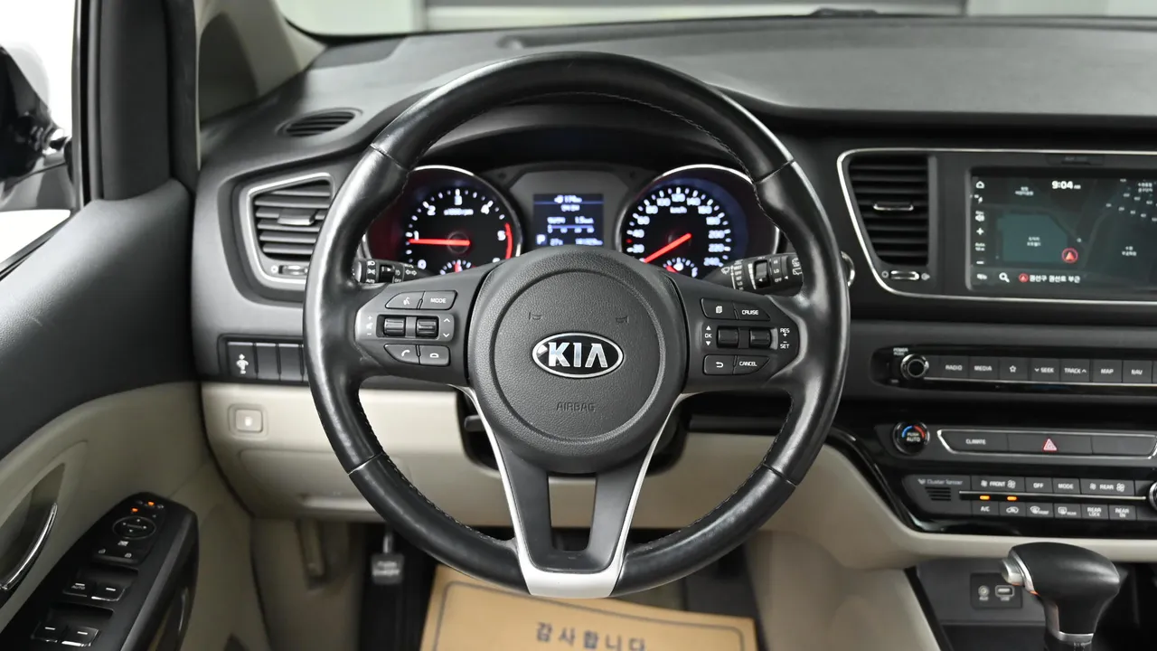 Kia Carnival — miniaturë 13