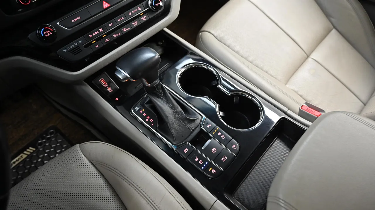 Kia Carnival — miniaturë 9