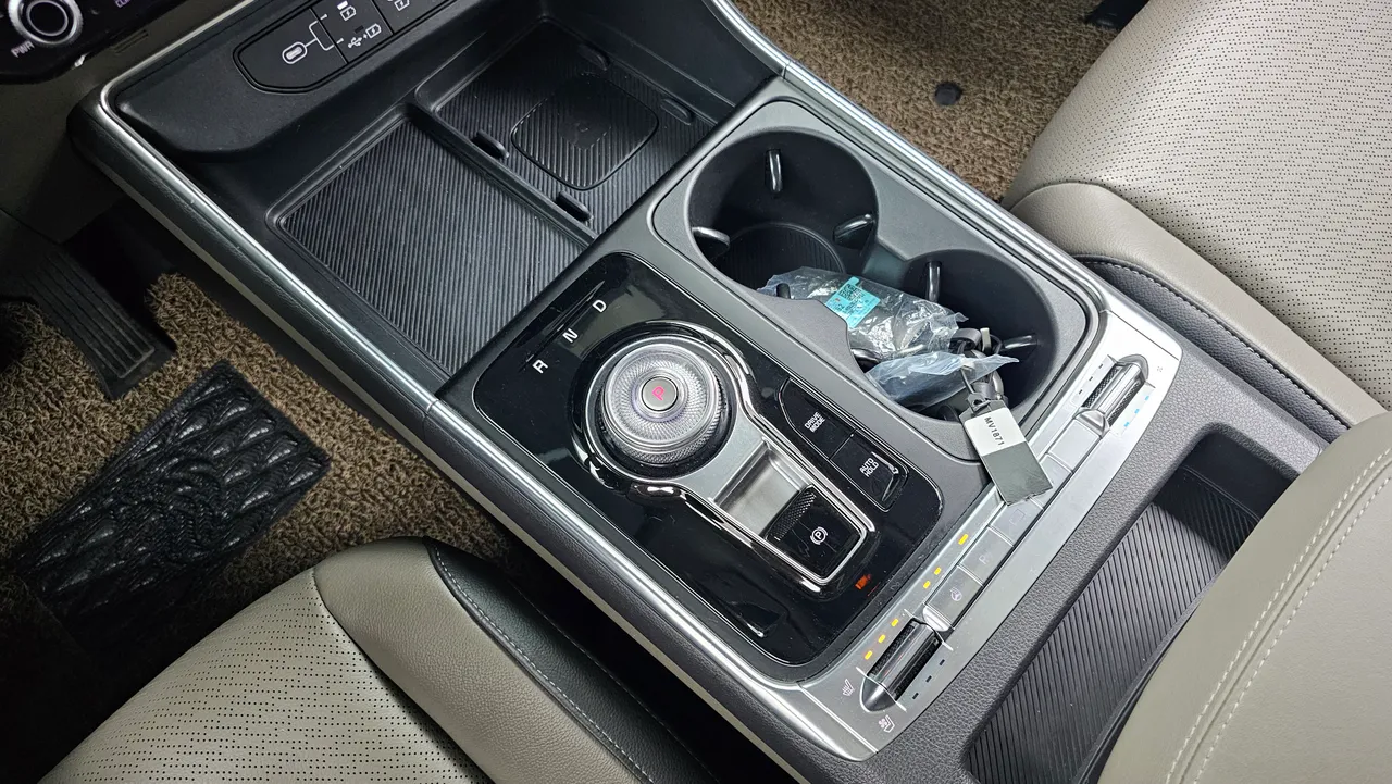 Kia Carnival — miniaturë 9