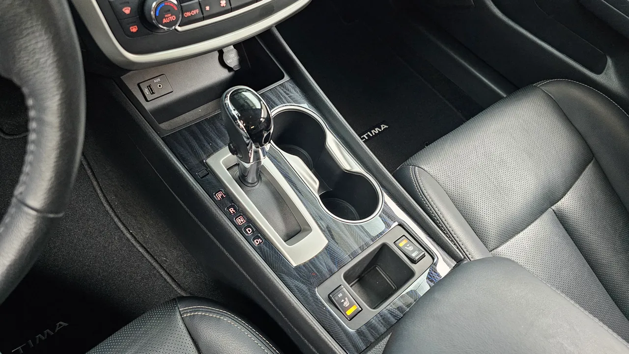 Nissan Altima — miniaturë 9