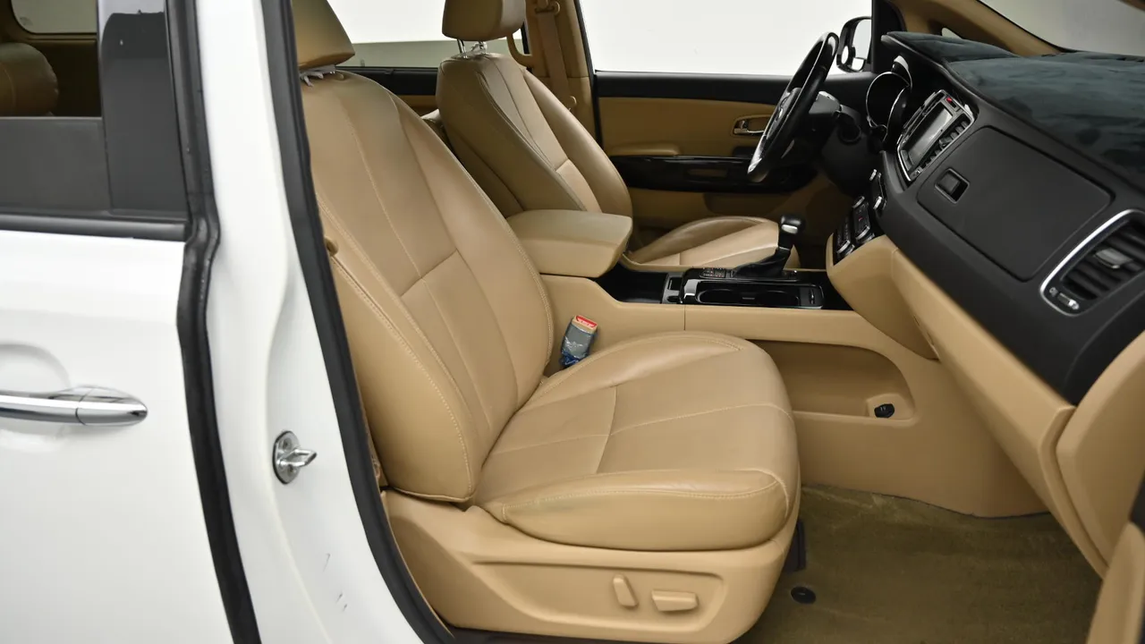 Kia Carnival — miniaturë 10