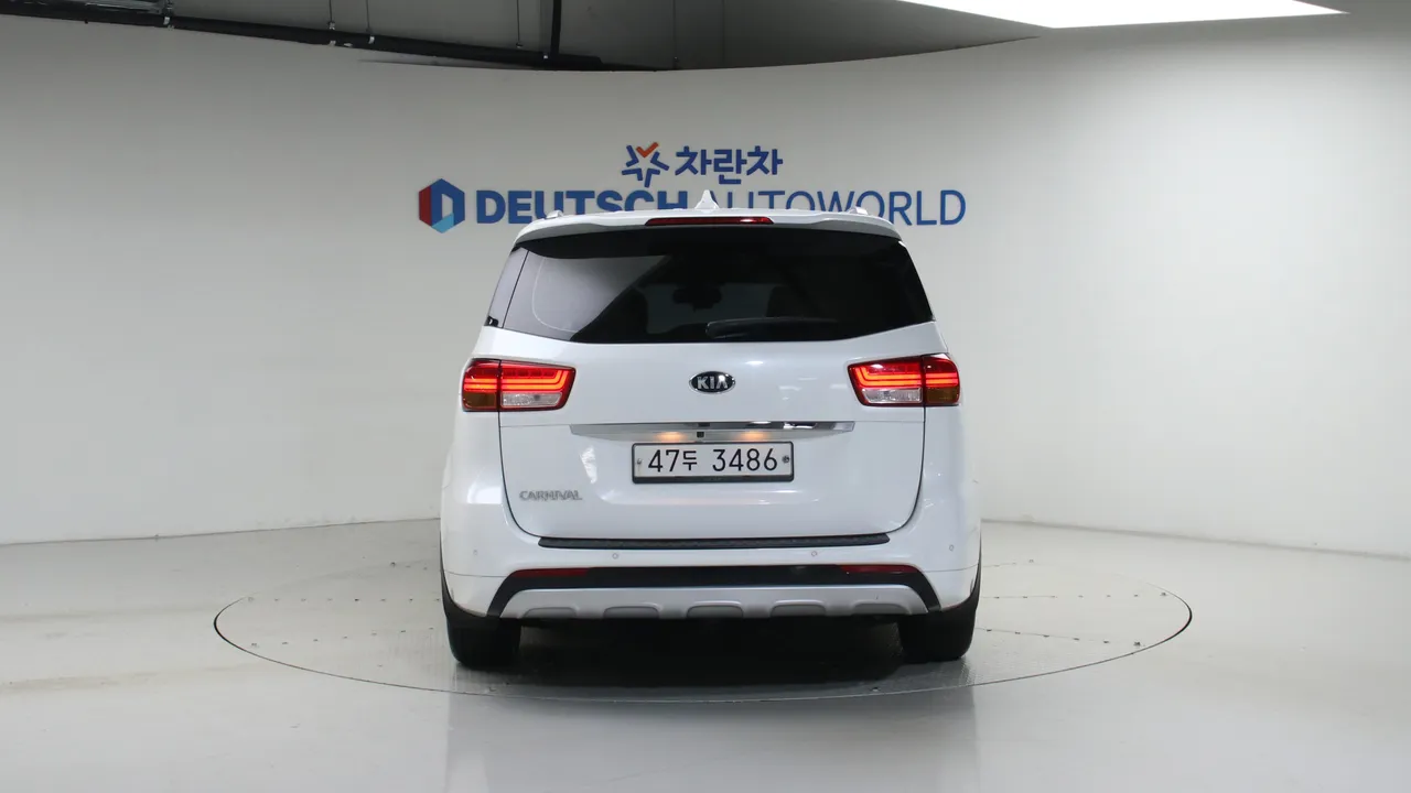 Kia Carnival — miniaturë 4