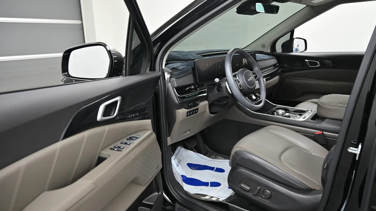 Kia Carnival — miniaturë 11