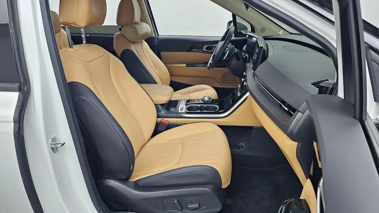 Kia Carnival — miniaturë 10