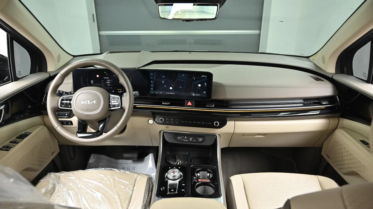 Kia Carnival — miniaturë 7