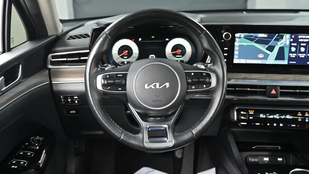 Kia K5 — miniaturë 13