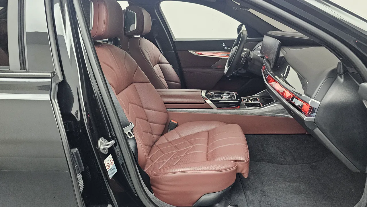 BMW 7er — miniaturë 10