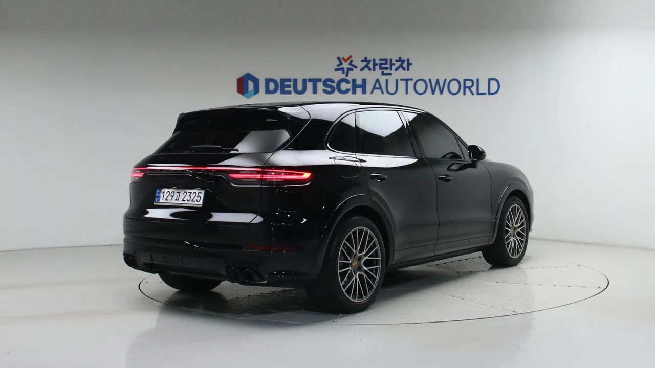 Porsche Cayenne — miniaturë 21