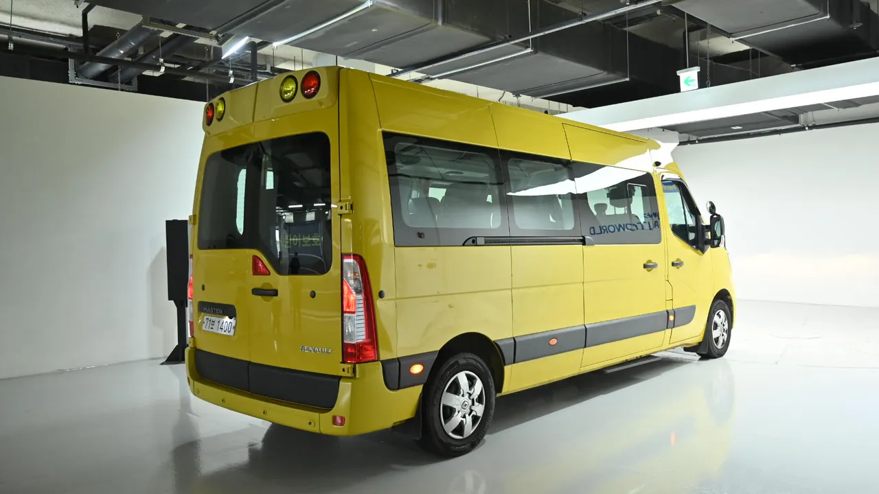 Renault Korea (Samsung) Master Child Protection Car