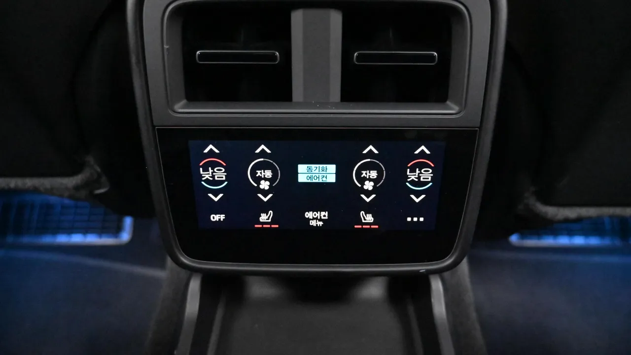 Porsche Taycan — miniaturë 16
