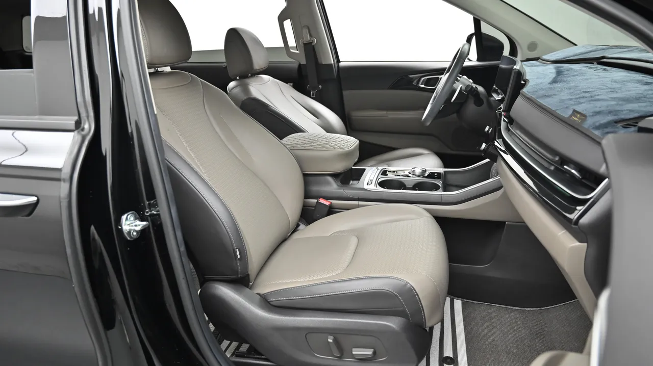 Kia Carnival — miniaturë 10