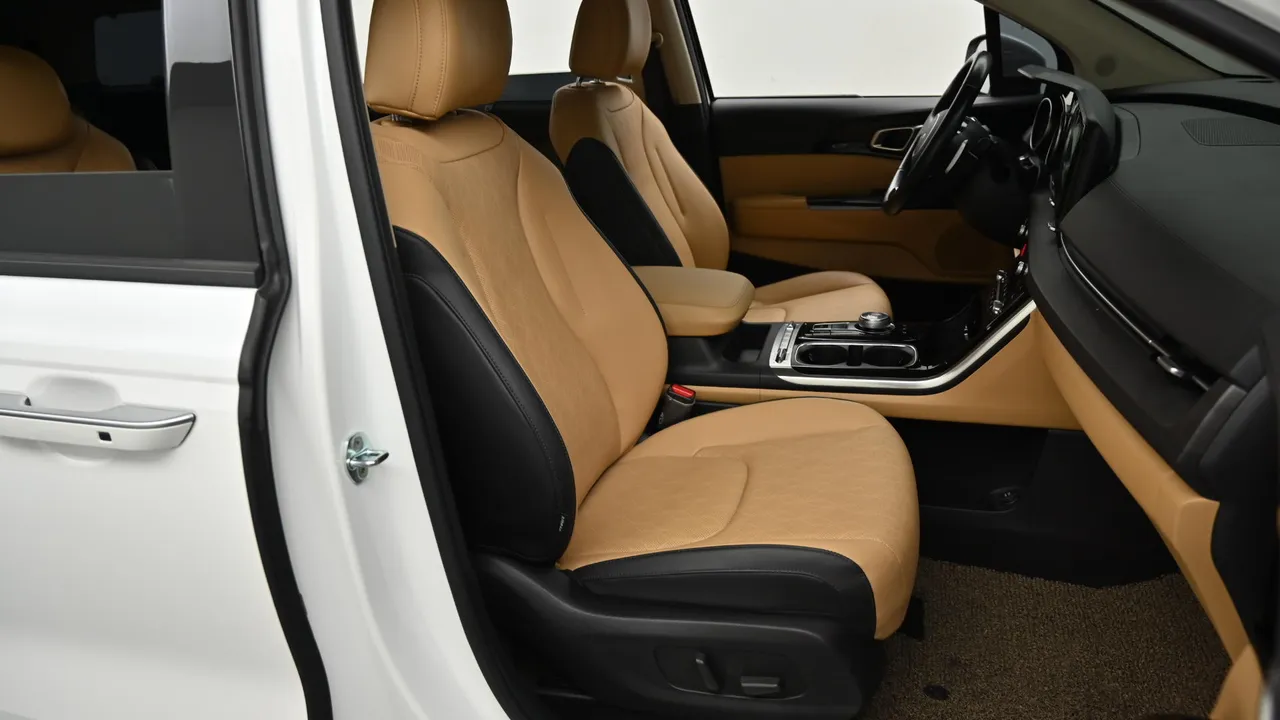 Kia Carnival — miniaturë 10