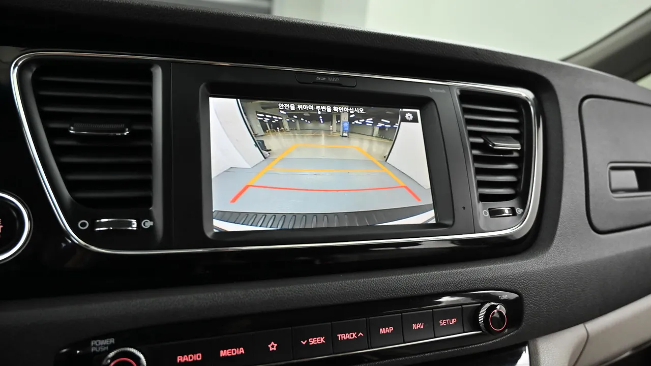 Kia Carnival — miniaturë 15