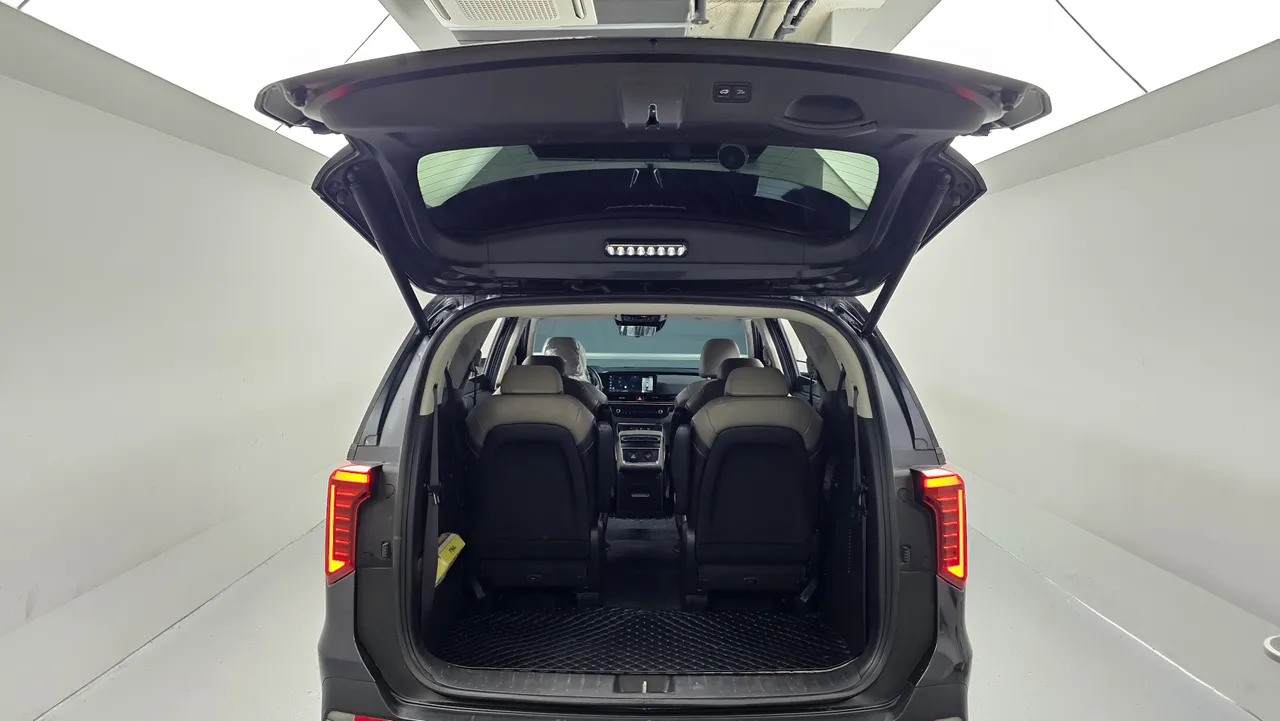Kia Carnival — miniaturë 37