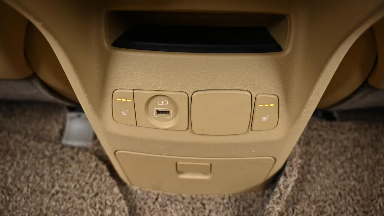 Kia Carnival — miniaturë 43