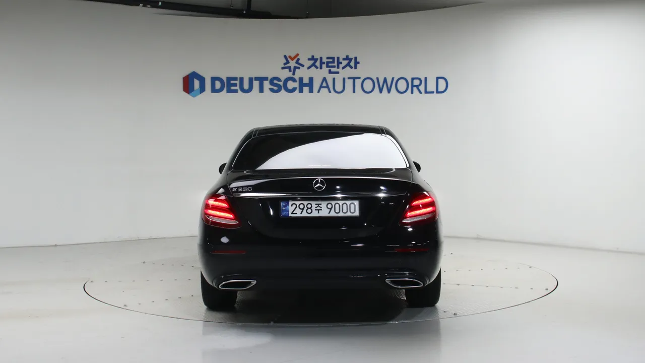 Mercedes-Benz E-klasse — miniaturë 4