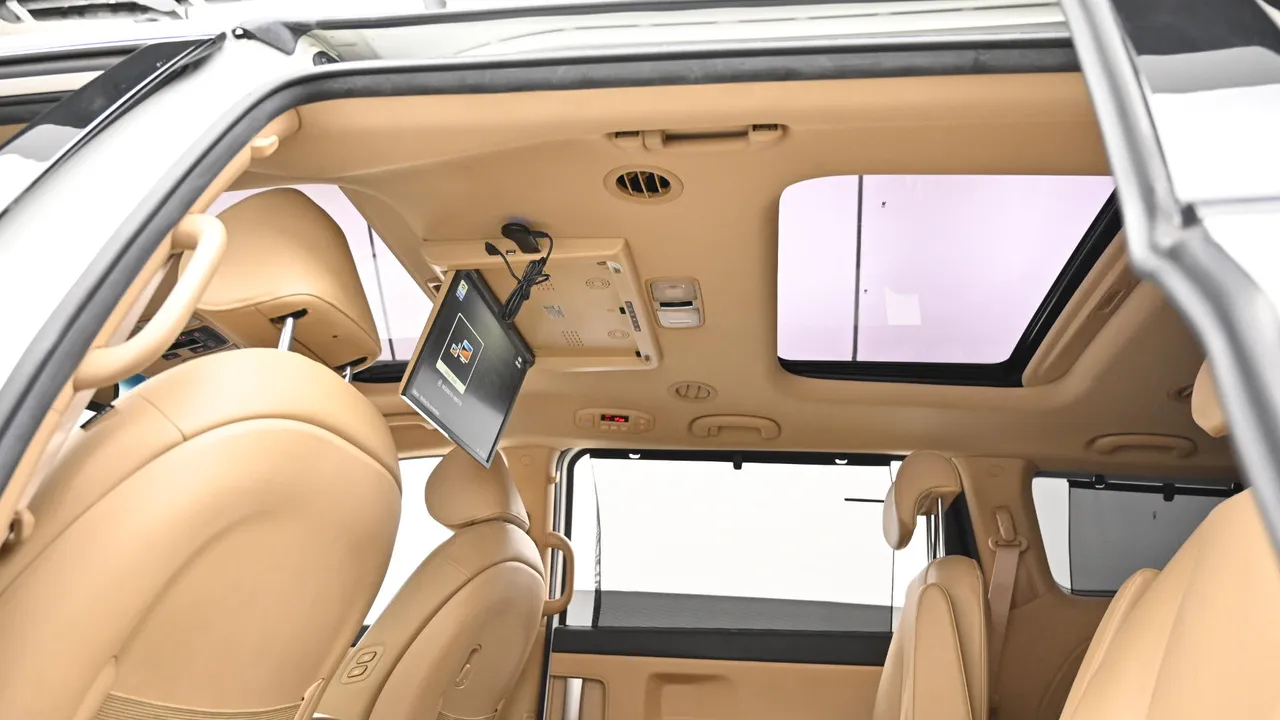 Kia Carnival — miniaturë 18