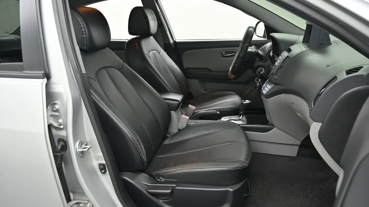Hyundai Avante — miniaturë 10