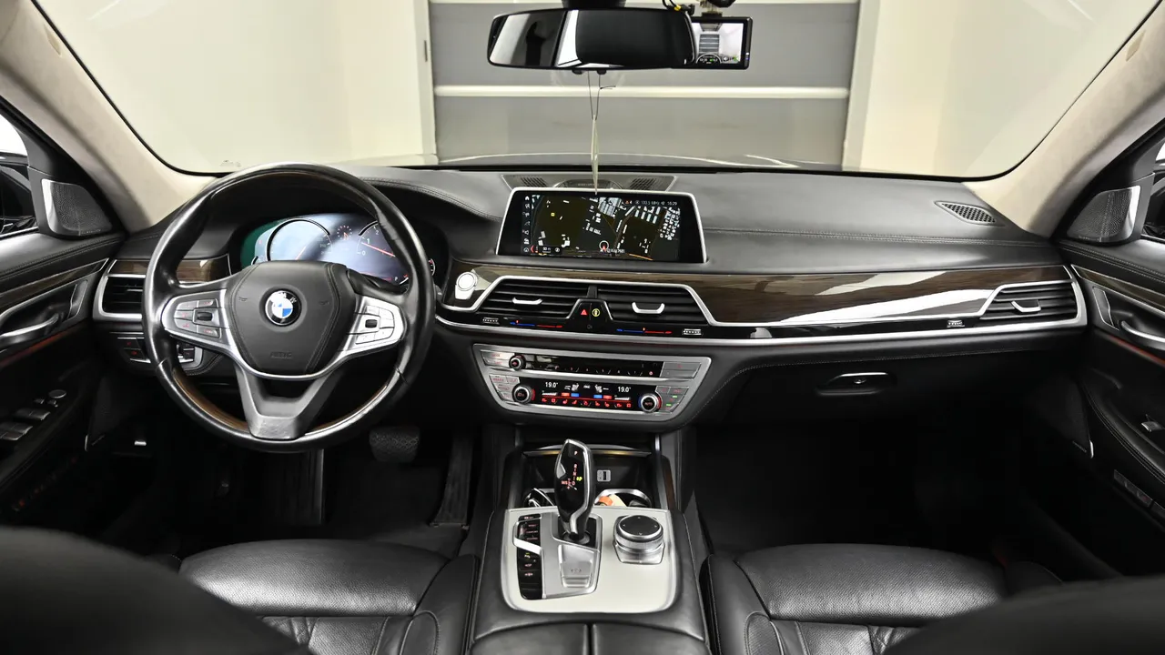 BMW 7er — miniaturë 7