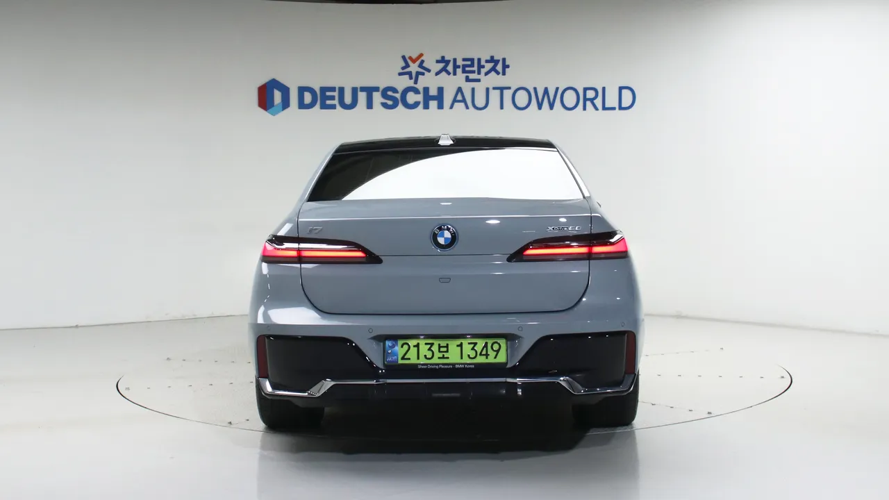 BMW i7 — miniaturë 4
