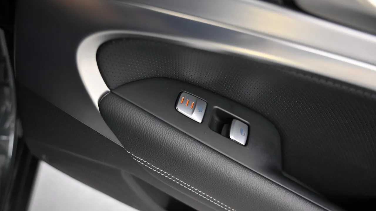 Genesis G70 — miniaturë 16