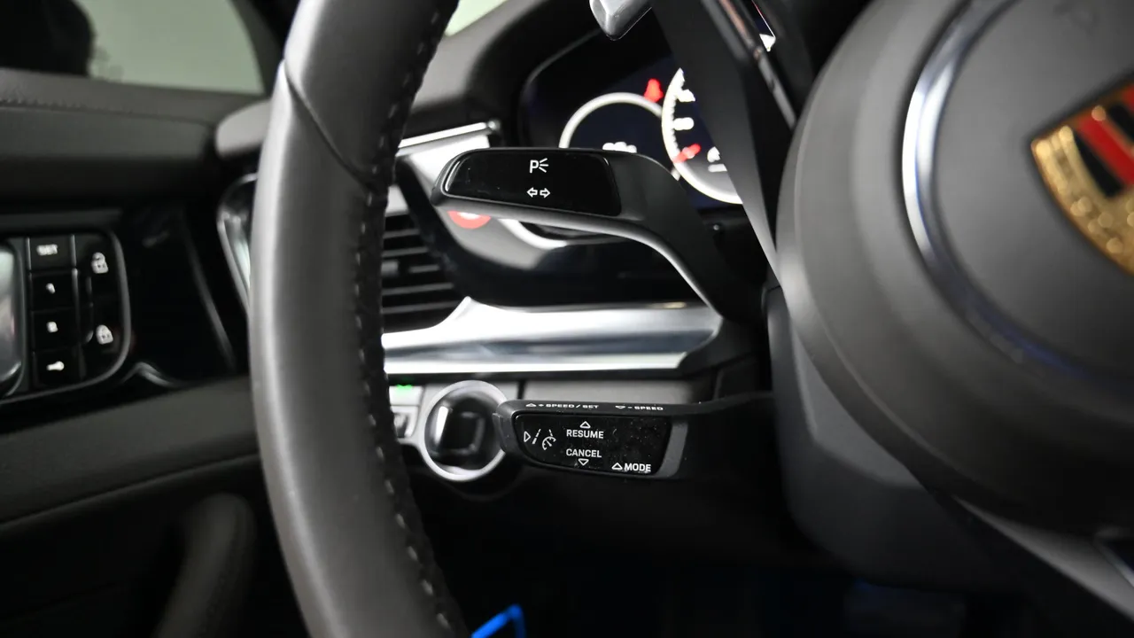 Porsche Panamera — miniaturë 18