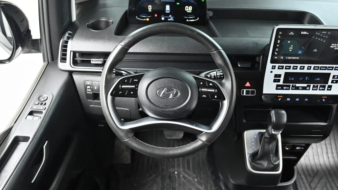 Hyundai Staria — miniaturë 13