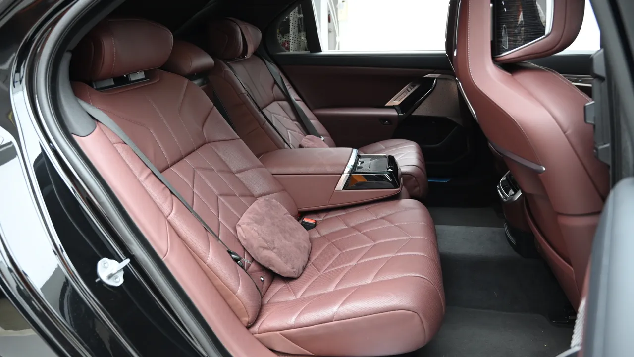 BMW 7er — miniaturë 21