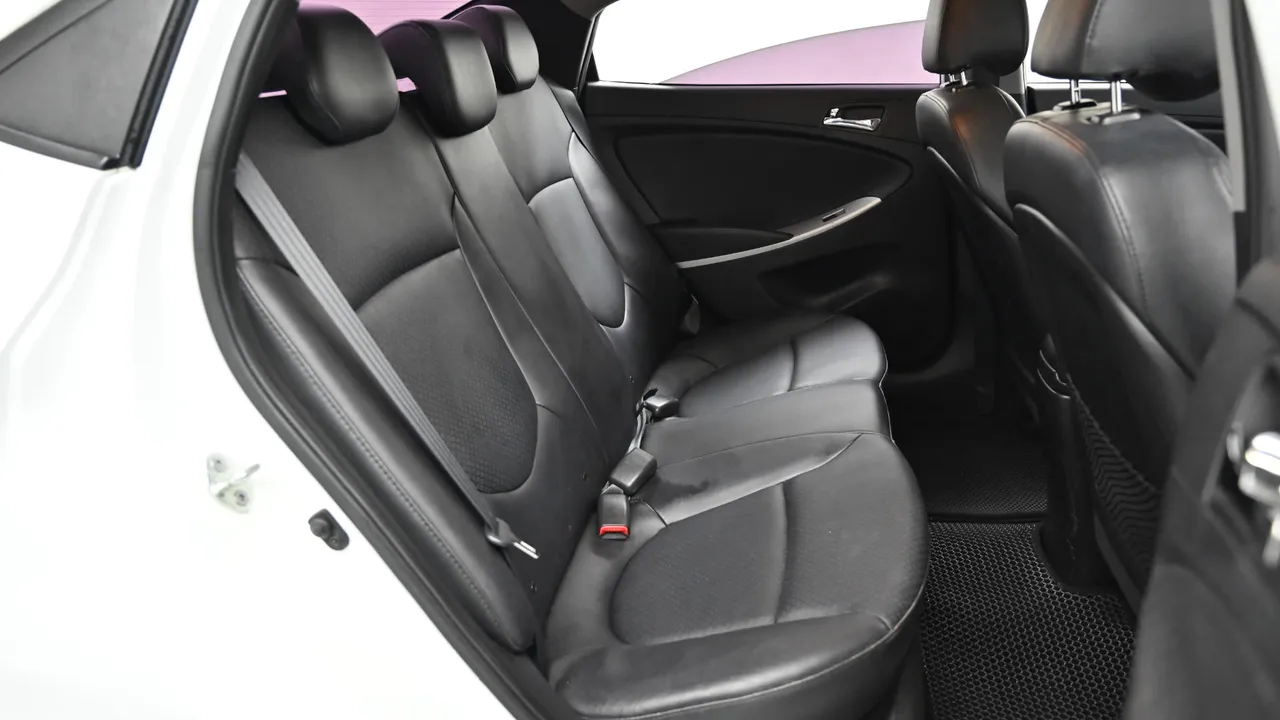 Hyundai Accent — miniaturë 12