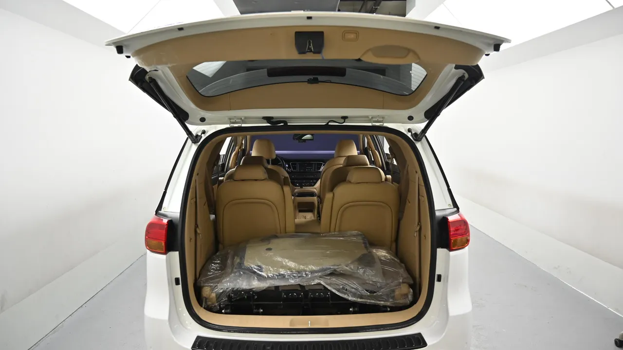 Kia Carnival — miniaturë 19